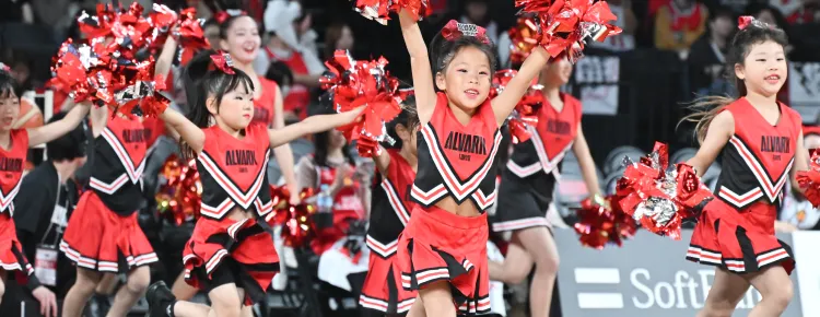 アルバルク東京チア＆ダンススクールのスクール生